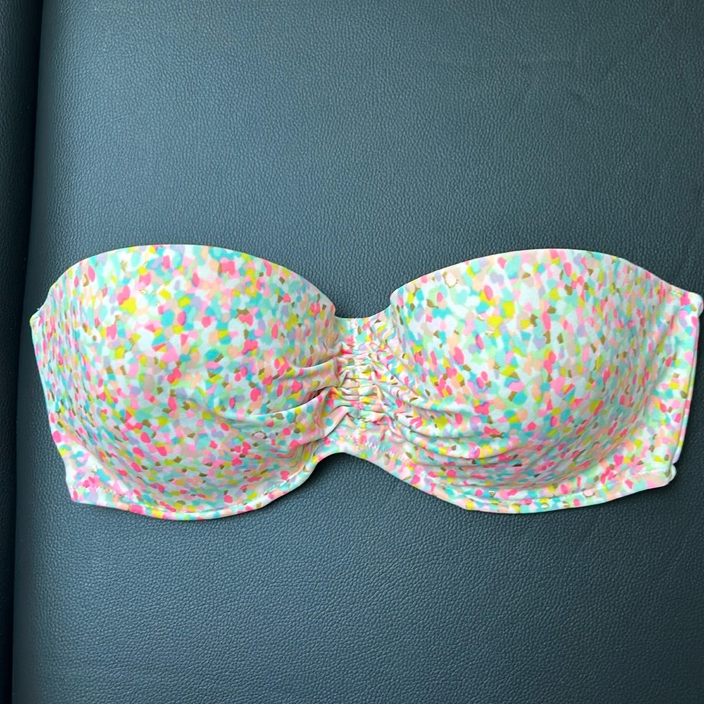 Victoria’s Secret swim top 34DD